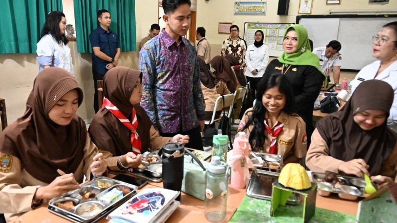 Wapres Tinjau Langsung Program Makan Bergizi di Jakarta Timur, Pastikan Kualitas dan Higienitas Terjaga