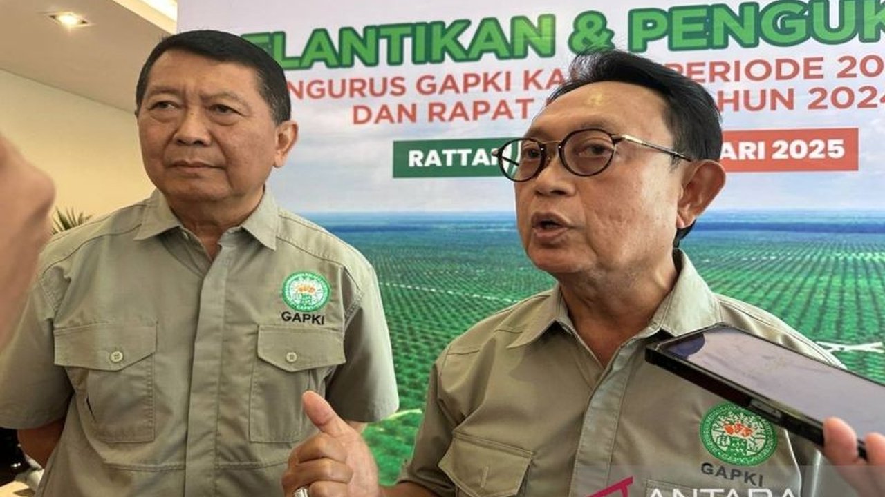 Ketua Umum GAPKI, Eddy Martono, memberikan dukungan penuh terhadap Satgas pemerintah dalam menertibkan kawasan hutan untuk mengatasi stagnasi produksi sawit dan meningkatkan ekspor.