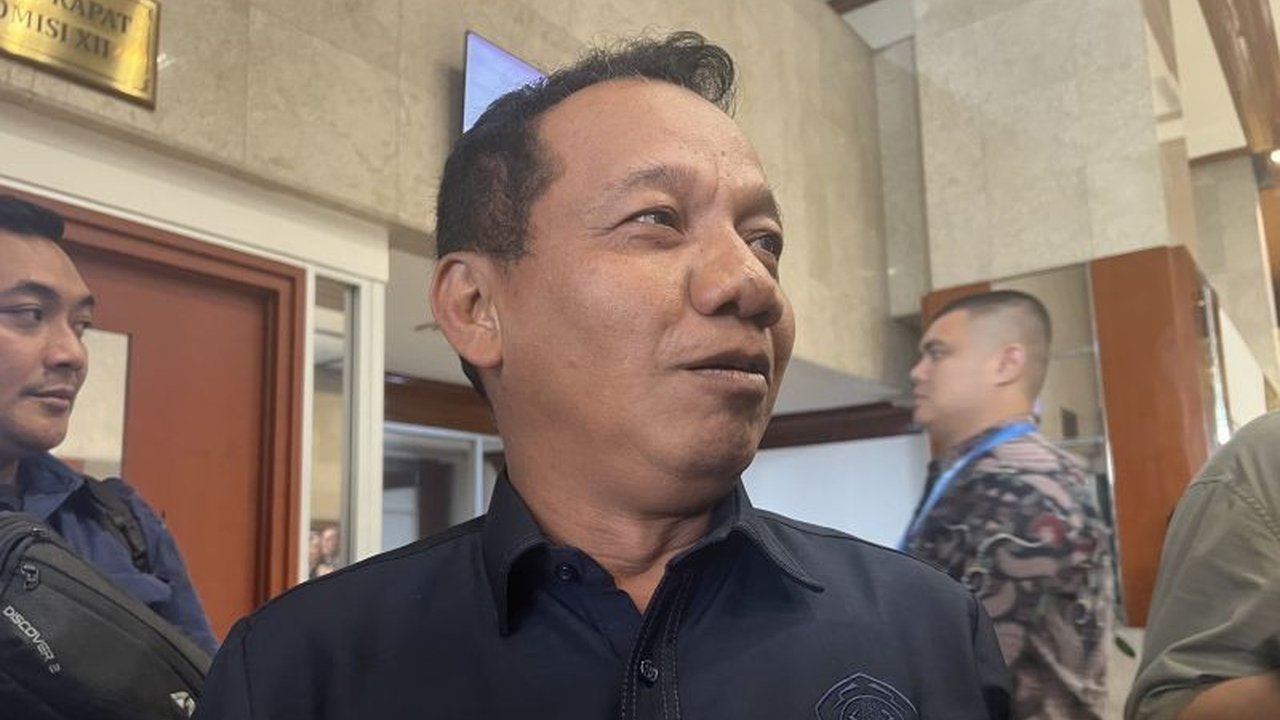 Kementerian ESDM memperkirakan relaksasi izin ekspor konsentrat PT Freeport Indonesia akan diberikan pada Februari 2025, menyusul kebakaran smelter di Gresik yang dinyatakan sebagai kondisi kahar.