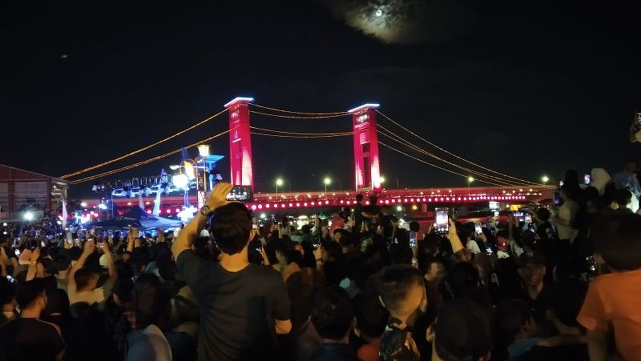 Dinas Kesehatan Palembang menangani 90 kasus Demam Berdarah Dengue (DBD) pada Januari-Februari 2025, angka yang lebih rendah dari tahun sebelumnya; Dinkes mengimbau warga untuk waspada dan menerapkan pola hidup bersih 3M.