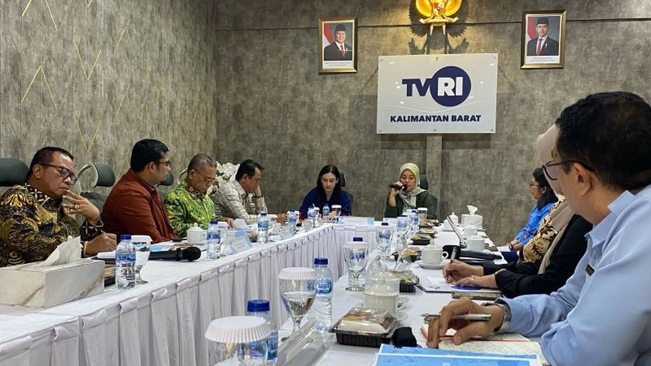 Komisi VII DPR RI memastikan Lembaga Penyiaran Publik (LPP) seperti TVRI, RRI, dan ANTARA tidak akan melakukan PHK karyawan meskipun ada efisiensi anggaran, serta mendorong peningkatan SDM dan optimalisasi potensi daerah.