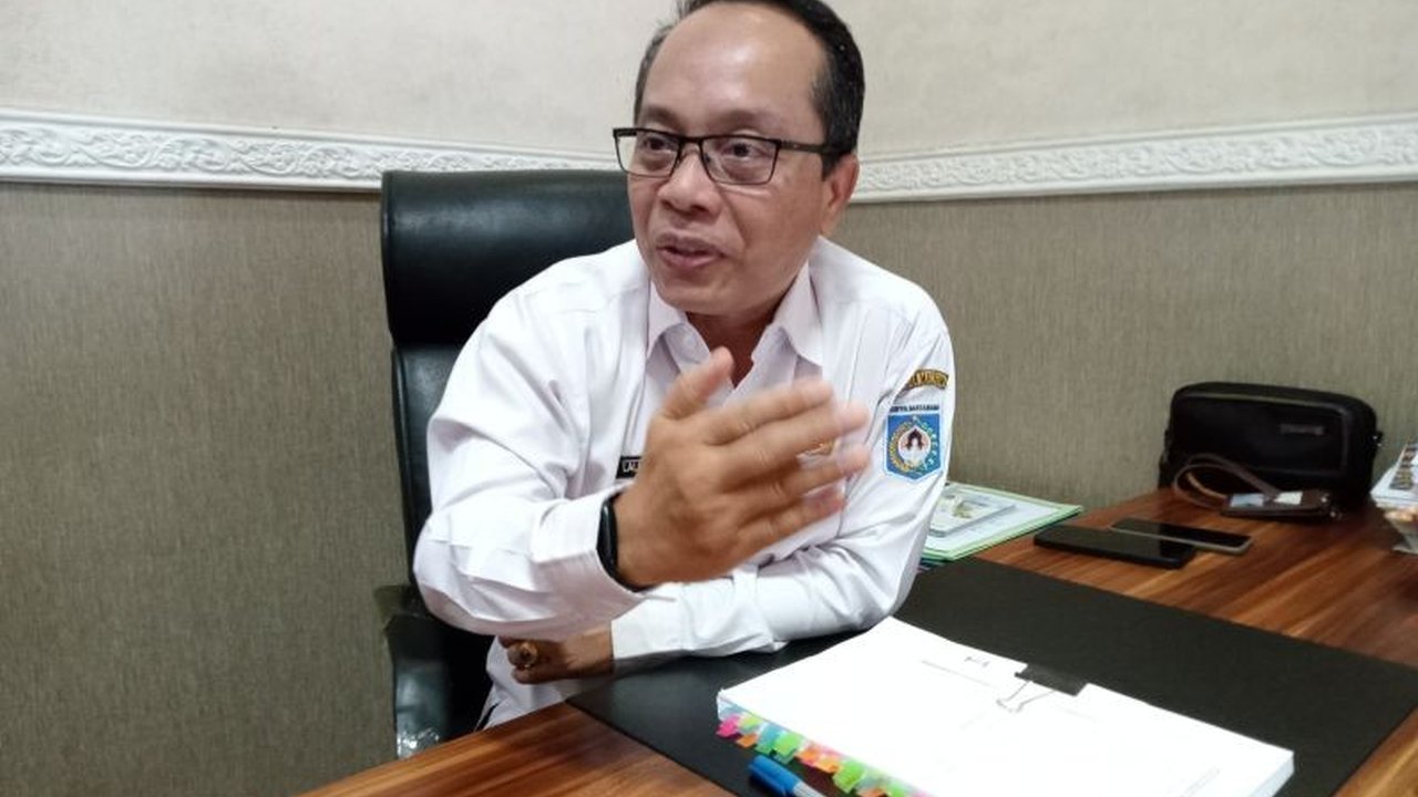 Pemerintah Kota Mataram menggelar nonton bareng pelantikan Wali Kota dan Wakil Wali Kota terpilih melalui live streaming untuk menghemat anggaran, sekaligus menjaga semangat dukungan ASN.