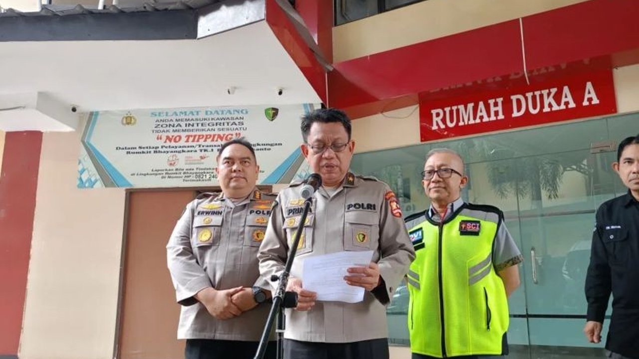 Rumah Sakit Polri merekonsiliasi 14 kantong jenazah korban kebakaran Glodok Plaza untuk identifikasi, enam jenazah telah berhasil diidentifikasi melalui tes DNA dan pemeriksaan medis.