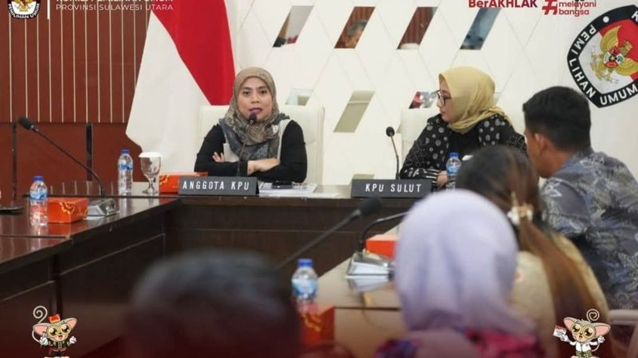 KPU Sulawesi Utara luncurkan buku infografis tahapan Pilkada 2024 untuk meningkatkan transparansi dan pemahaman publik terhadap proses demokrasi.