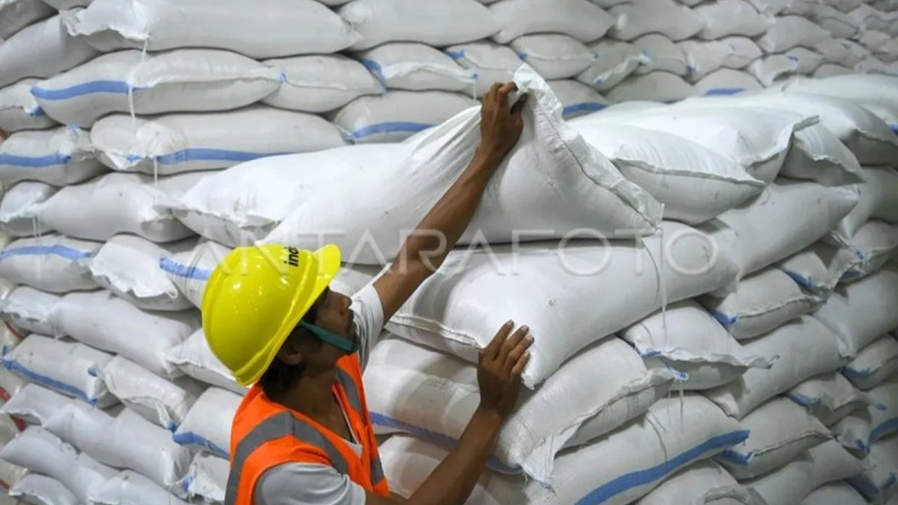 Pemerintah Provinsi DKI Jakarta memastikan stok beras aman untuk Ramadhan dan Lebaran 1446 H bahkan hingga enam bulan ke depan, dengan total stok mencapai 60.275 ton.