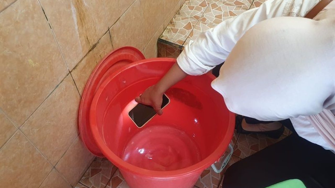 Seorang pelajar SD di Tulungagung meninggal dunia karena demam berdarah dengue (DBD) yang berujung pada dengue shock syndrome (DSS), mendorong Dinas Kesehatan setempat melakukan penyelidikan epidemiologi.