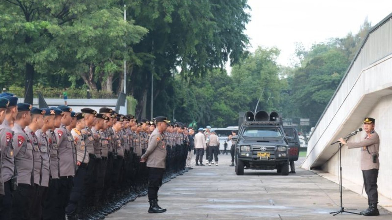Polres Jakpus mengerahkan 588 personel gabungan untuk mengamankan unjuk rasa di Kawasan Patung Kuda Arjuna, Monas, dan pelantikan kepala daerah terpilih Pilkada Serentak 2024.