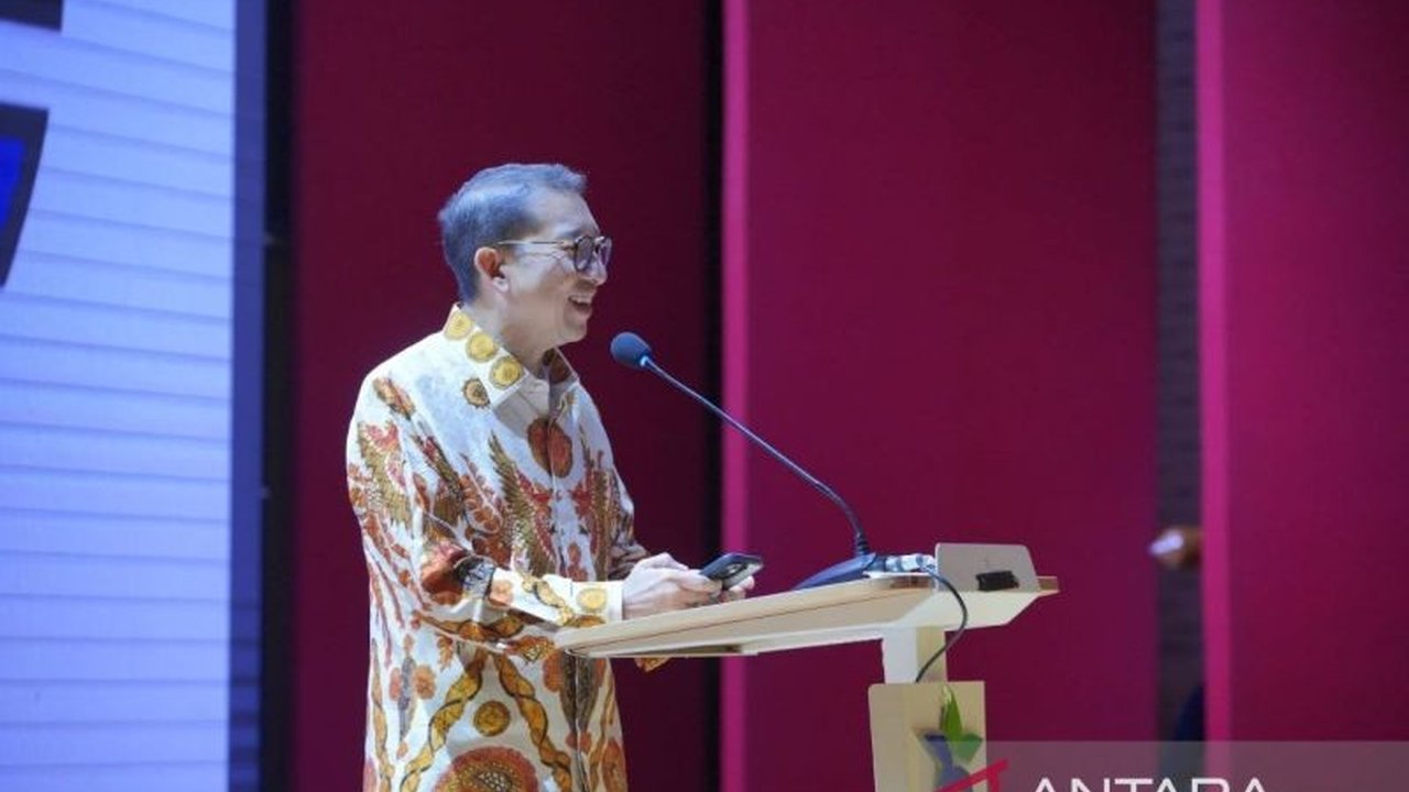 Menteri Kebudayaan Fadli Zon mendorong pemanfaatan keragaman budaya Indonesia sebagai identitas nasional dan memperkuat pondasi bangsa, serta berkontribusi pada perdamaian dunia.