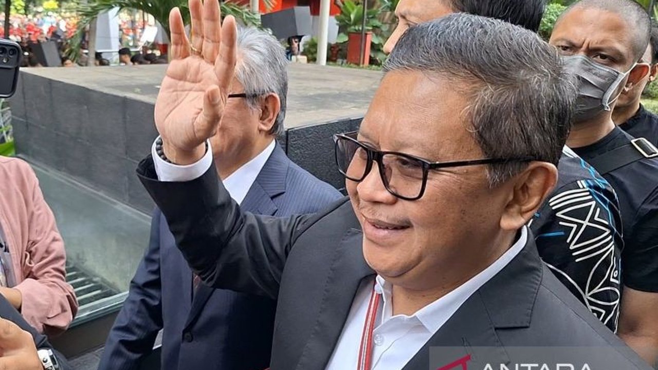 Sekjen PDI Perjuangan, Hasto Kristiyanto, menyatakan kesiapannya ditahan KPK terkait kasus dugaan suap dan perintangan penyidikan, namun KPK menegaskan proses hukum berjalan murni tanpa muatan politik.