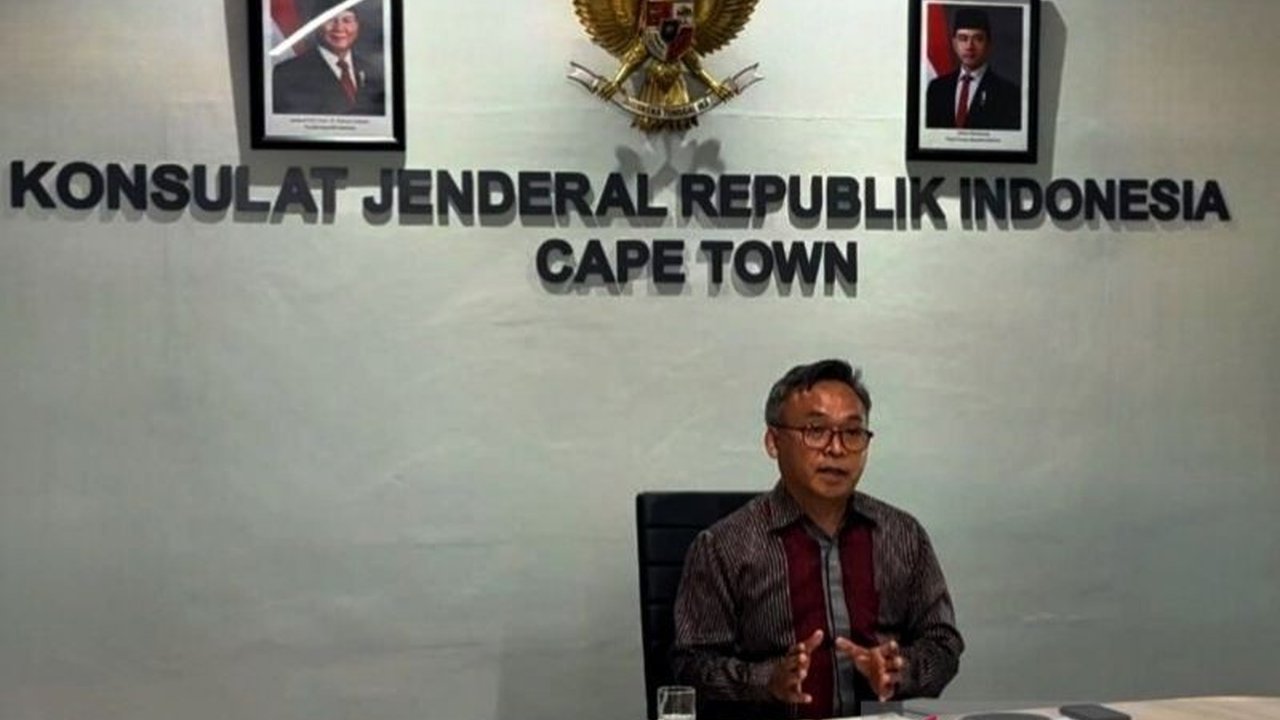 KJRI Cape Town sukses mempromosikan peluang investasi dan bisnis di Indonesia kepada pelaku usaha Afrika Selatan di Mangaung Metropolitan Investment Summit,  menonjolkan pertumbuhan ekonomi Indonesia yang kuat dan berbagai sektor unggulan.