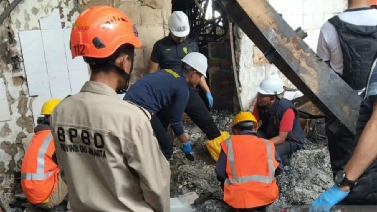 RS Polri Kembali ke TKP Kebakaran Glodok Plaza: Cari Potongan Tubuh Korban