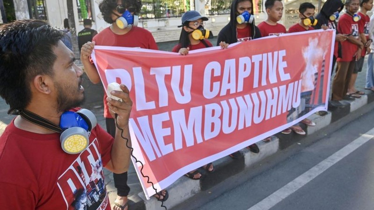 Ekspansi PLTU batu bara captive di Indonesia berpotensi menghambat target emisi rendah dan meningkatkan biaya listrik, mendorong perlunya kebijakan energi terbarukan yang lebih bijak.