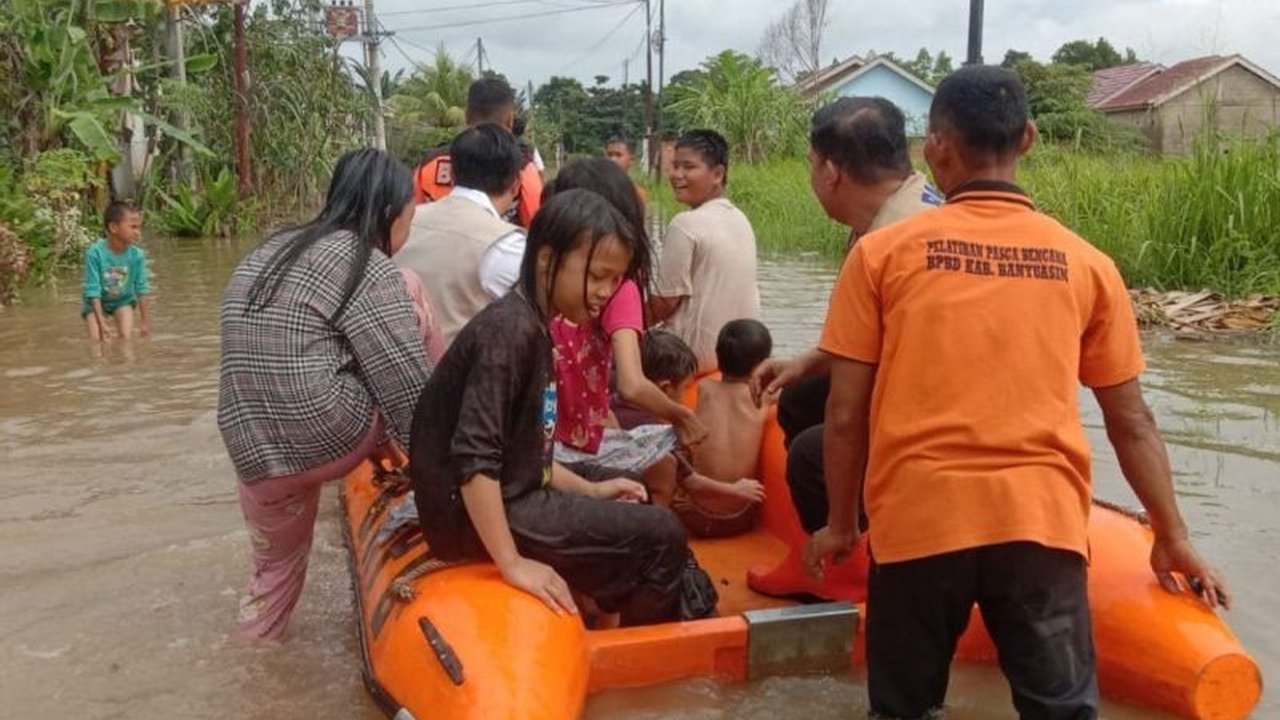 Hujan deras di Banyuasin, Sumatera Selatan mengakibatkan banjir yang merendam 246 kepala keluarga di tiga kelurahan, BPBD setempat telah mendistribusikan bantuan dan menghimbau warga meningkatkan kewaspadaan.