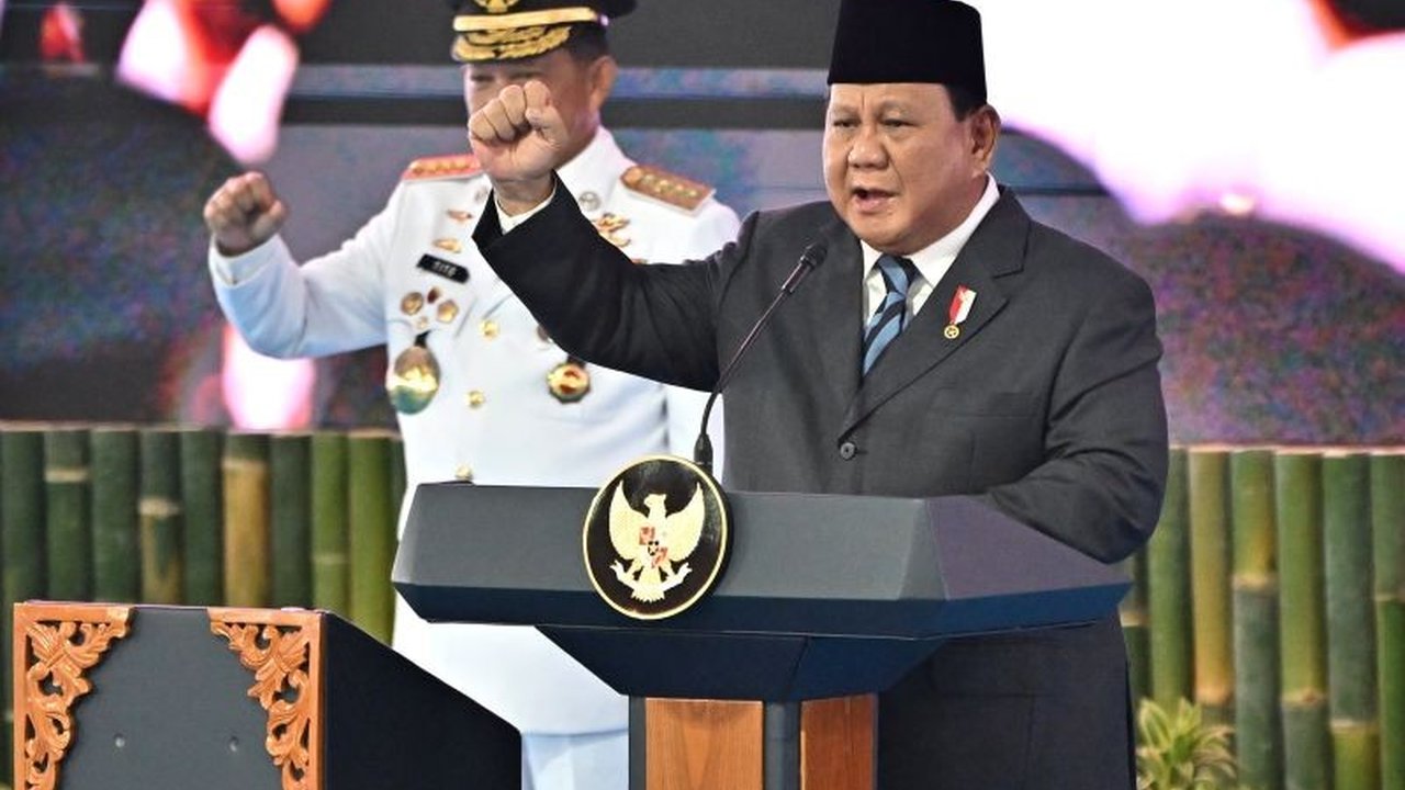 Presiden Prabowo Subianto mengundang 961 kepala daerah baru untuk mengikuti retret di Magelang, memberi kesempatan mundur bagi yang ragu.