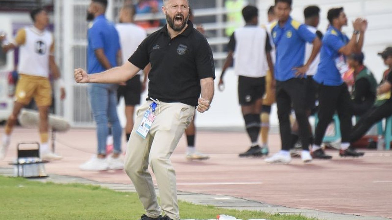 Pelatih Borneo FC, Joaquin Gomez, tetap optimistis meski timnya akan menghadapi Persita tanpa tiga pemain pilar akibat akumulasi kartu kuning.