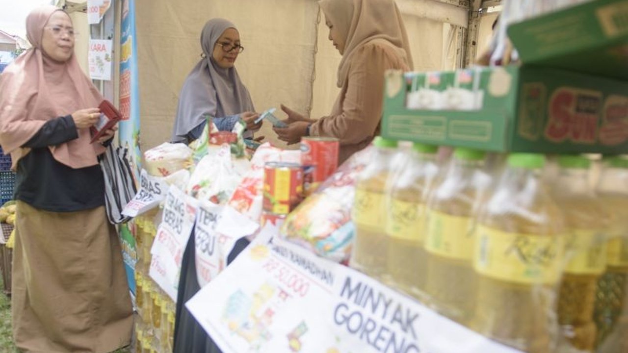 Pemerintah siapkan strategi pengendalian harga pangan utama selama Ramadhan dan Idul Fitri 2025, dengan fokus menurunkan harga minyak goreng dan gula serta pengawasan ketat terhadap HET.