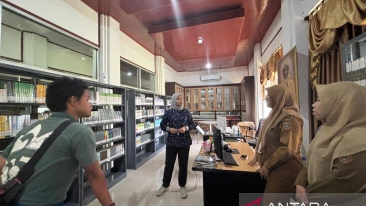 Perpustakaan Palnam di Kalimantan Selatan mendapat kunjungan dari KITLV-Universitas Leiden Belanda, yang terkesan dengan koleksi buku langka dan fasilitasnya yang lengkap.