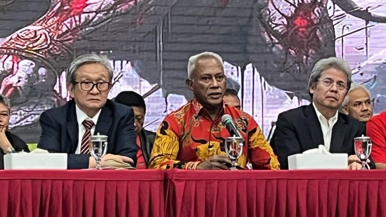 Megawati Soekarnoputri, Ketua Umum PDIP, memutuskan untuk tidak menunjuk Pelaksana Tugas Sekretaris Jenderal partai menggantikan Hasto Kristiyanto yang kini ditahan KPK.