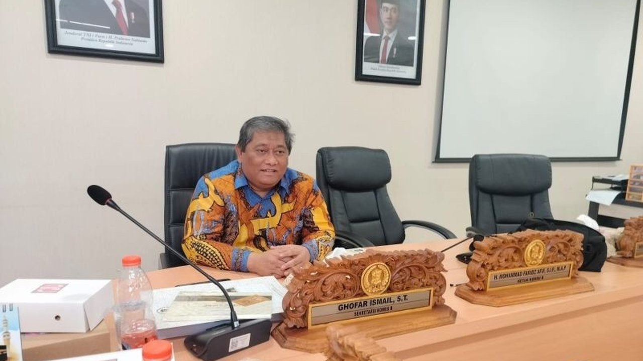 Jelang Ramadhan, DPRD Surabaya mendesak Pemkot Surabaya untuk mengantisipasi lonjakan harga bahan pokok dan memastikan ketersediaannya agar masyarakat dapat menjalankan ibadah puasa dengan tenang.