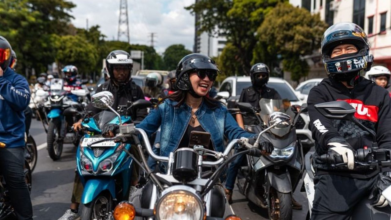 Motul Indonesia gandeng KOL dan komunitas motor dalam acara Sunmori menuju IIMS 2025 di JIExpo Kemayoran, Jakarta, sebagai bagian dari rangkaian acara pameran otomotif.