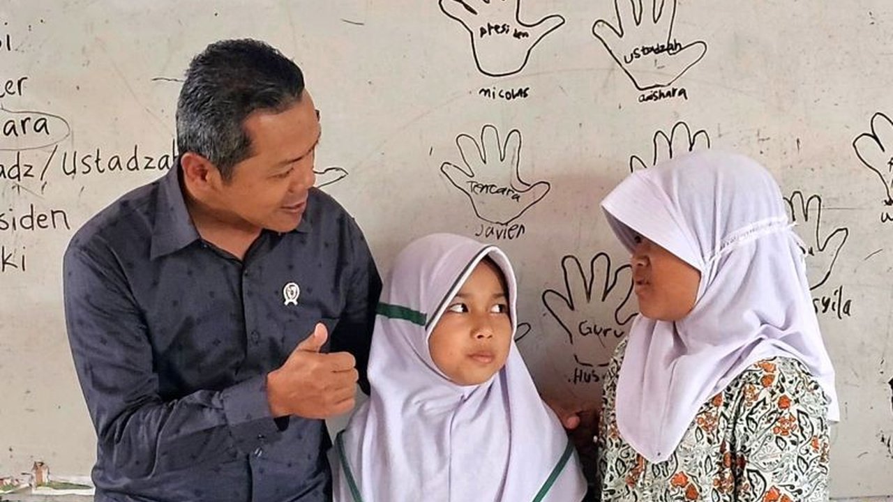 Wakil Menteri Pendidikan Dasar dan Menengah (Wamendikdasmen) memberikan apresiasi tinggi kepada SDIT Al Falah Persis atas kontribusi signifikannya memajukan pendidikan di Jawa Barat.