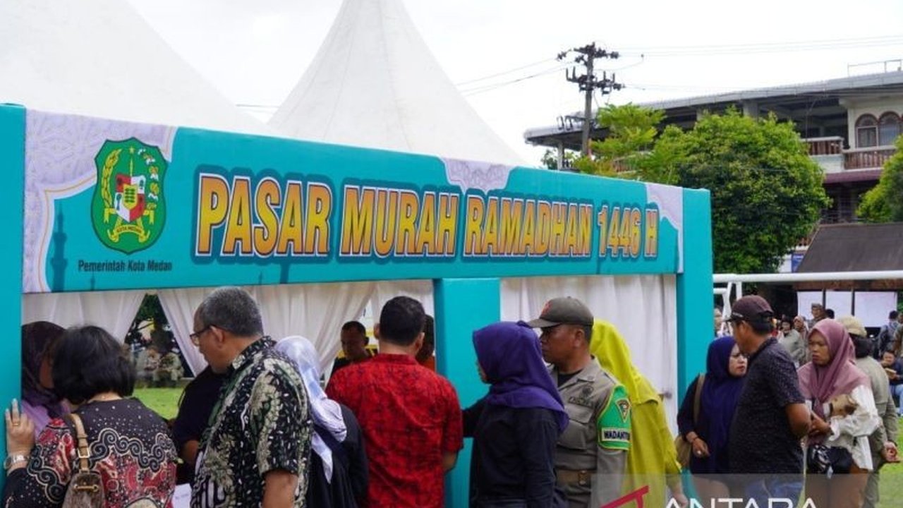 Pemerintah Kota Medan menggelar pasar murah di 151 titik untuk meringankan beban masyarakat jelang Ramadhan dan Idul Fitri 1446 H dengan menyediakan berbagai kebutuhan pokok dengan harga terjangkau.