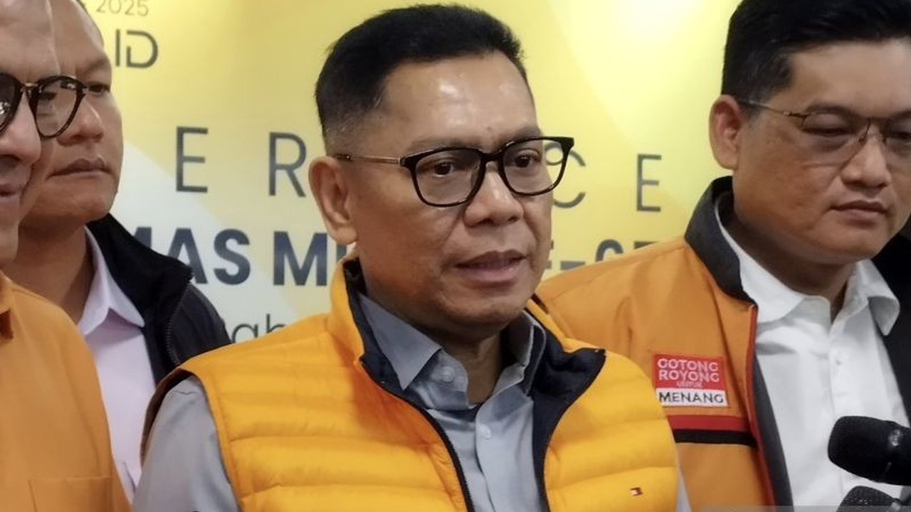 Wakil Ketua DPR Adies Kadir memastikan kinerja DPR tetap optimal melayani masyarakat meskipun anggaran tahun 2025 diefisiensi sebesar Rp1,3 triliun, dengan efisiensi difokuskan pada belanja modal dan perjalanan dinas.