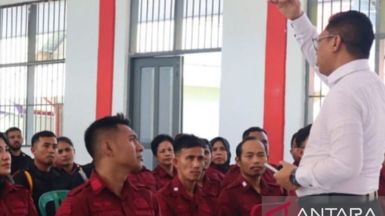 Direktorat Jenderal Pemasyarakatan Maluku meningkatkan pengawasan narkoba dan judi daring di lapas untuk menjaga keamanan dan ketertiban, melibatkan kerjasama dengan Polri dan BNN serta pemanfaatan teknologi.