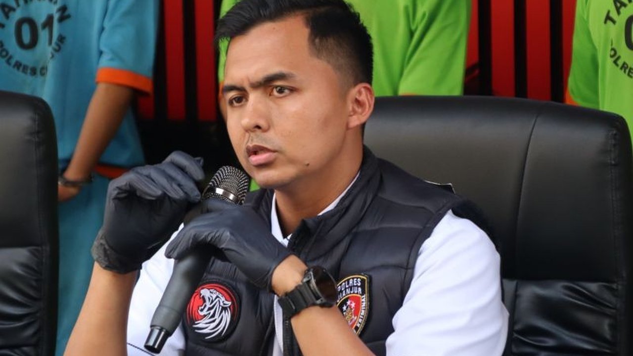 Polres Cianjur mengungkap kasus pemerasan yang dilakukan oknum wartawan dan memburu sejumlah DPO lainnya yang melakukan aksi serupa di Cianjur.