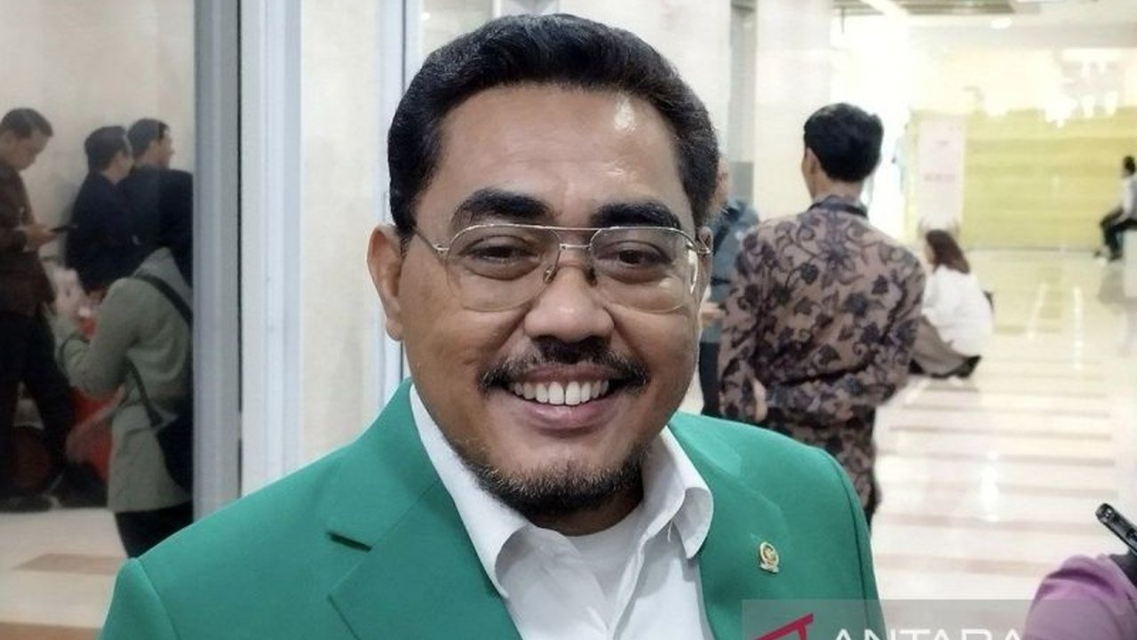 Perombakan Kabinet Indonesia oleh Presiden Prabowo Subianto dinilai sebagai bukti komitmennya dalam memimpin dan memastikan kinerja menteri yang optimal.