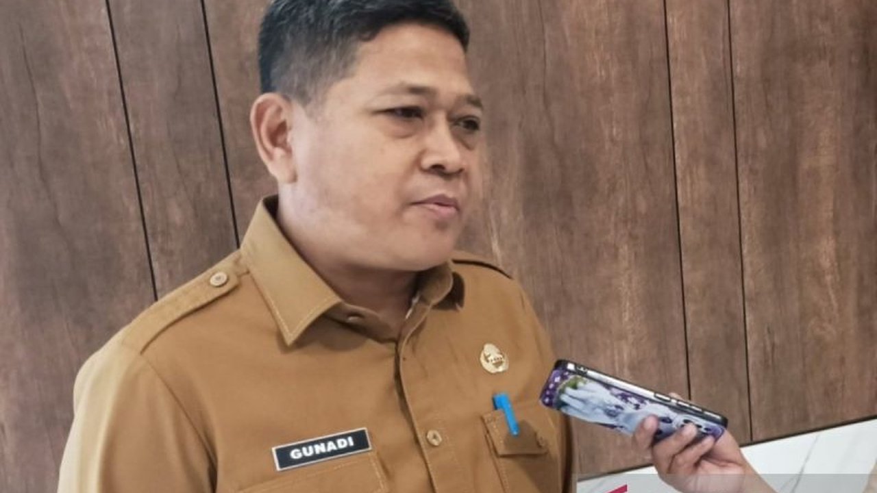 Pemerintah Kabupaten Biak Numfor melelang kendaraan dinas untuk efisiensi anggaran dan menekan defisit hingga Rp950 juta, sebagai dampak kebijakan efisiensi pemerintah pusat tahun 2025.