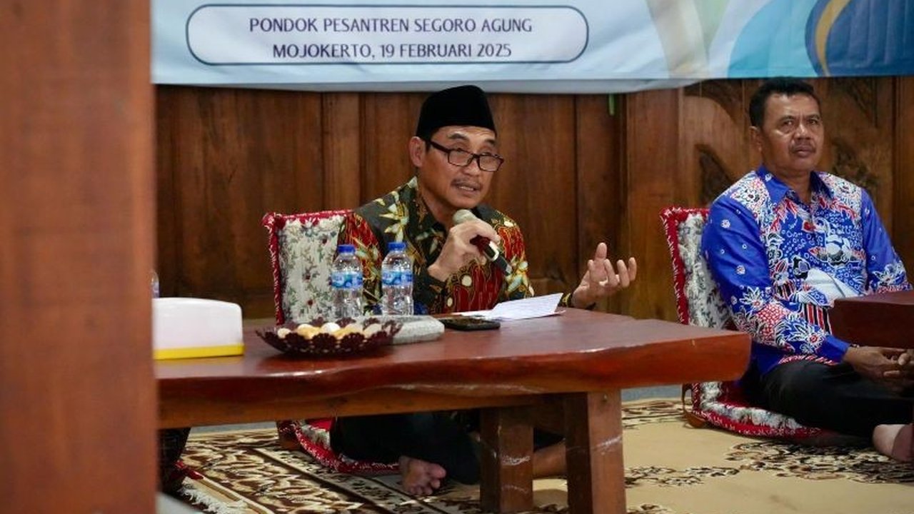 Kementerian Koperasi melalui LPDB-KUMKM salurkan dana bergulir untuk memperkuat ekosistem petani tebu di Jawa Timur, bertujuan mencapai swasembada gula nasional pada 2027.