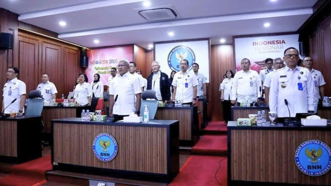 BNN memanfaatkan teknologi dan media sosial untuk efisiensi anggaran dalam perang melawan narkoba, menyasar generasi muda dan wilayah rawan di Indonesia.