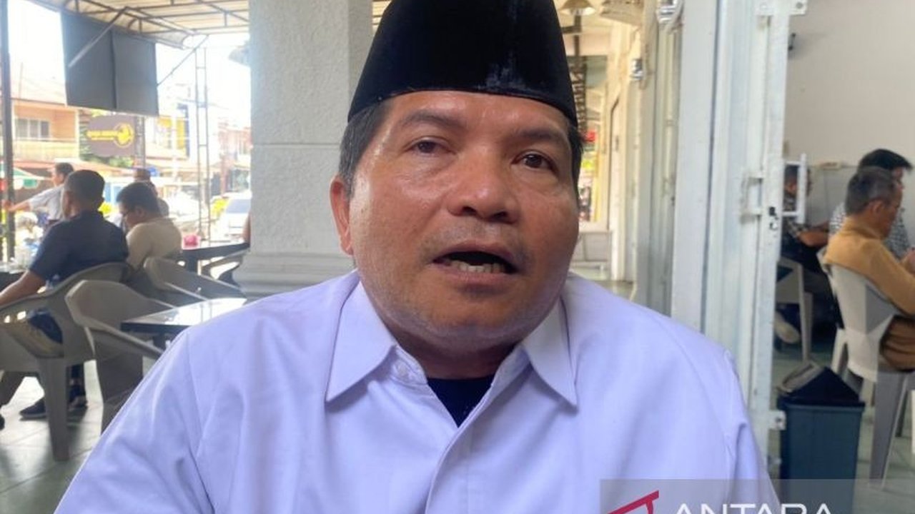 Majelis Permusyawaratan Ulama (MPU) Aceh menyatakan dukungan penuh terhadap kebijakan Gubernur Aceh, Muzakir Manaf, yang meminta penutupan kedai saat waktu shalat tiba.
