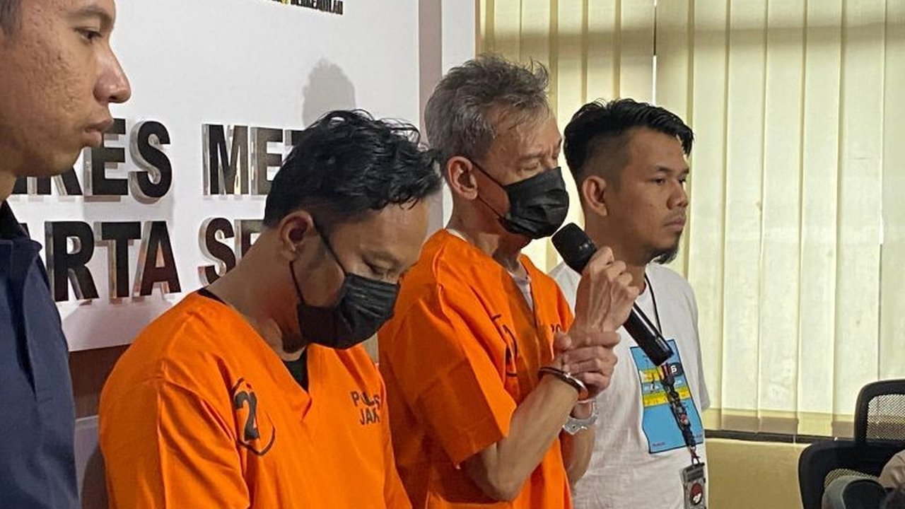 Musisi senior Fariz RM kembali ditangkap atas kasus penyalahgunaan narkoba jenis ganja dan sabu; ia mengaku tekanan popularitas menjadi penyebabnya.