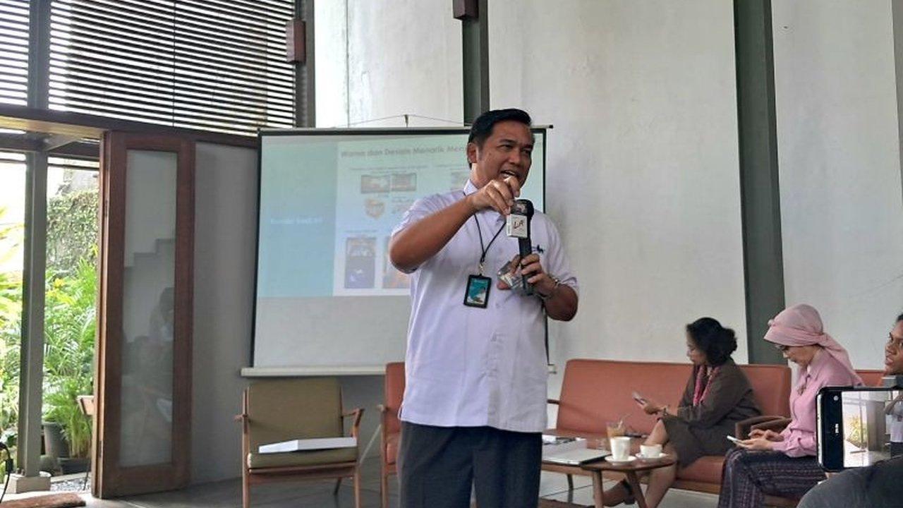 Kementerian Kesehatan (Kemenkes) mendorong penerapan kemasan rokok standar untuk mengurangi jumlah perokok anak di Indonesia yang mencapai 5,9 juta jiwa berdasarkan Survei Kesehatan Indonesia (SKI) 2023.