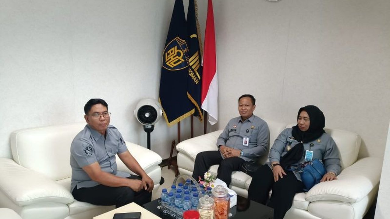 Kanwil Kemenkumham Sulteng berkoordinasi dengan Ditjen AHU untuk optimalkan layanan administrasi hukum, termasuk di wilayah terpencil, demi peningkatan efisiensi dan aksesibilitas.