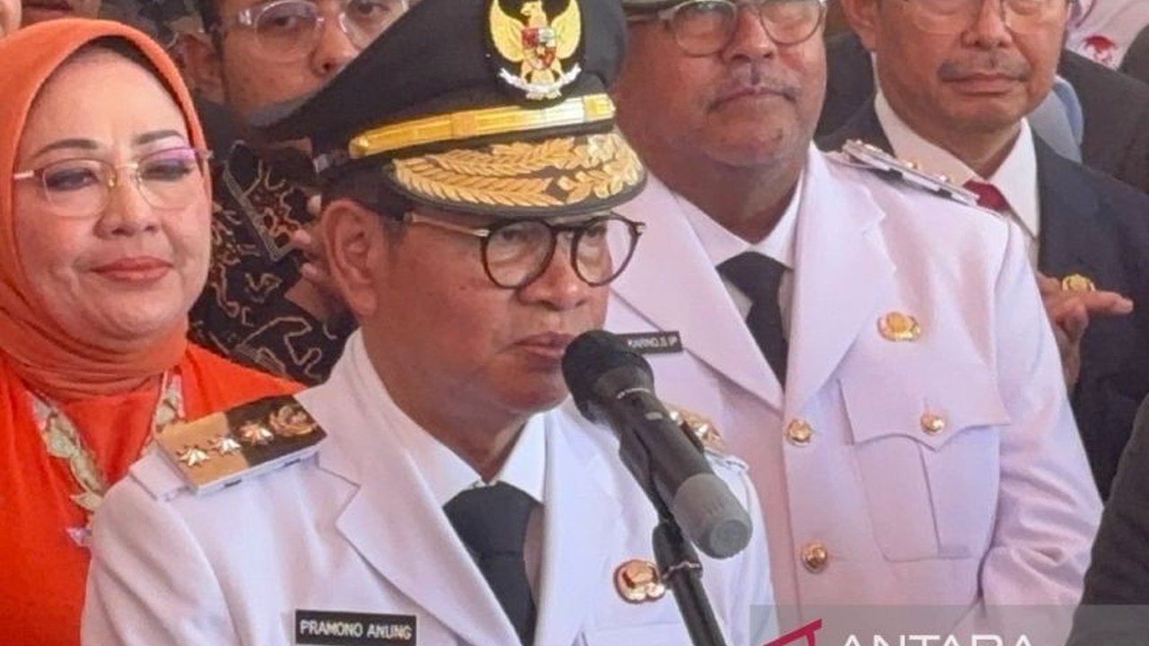 Gubernur DKI Jakarta Pramono Anung menyatakan ketidaktahuannya terkait ketidakhadiran Jokowi di acara Balai Kota, meskipun yakin dapat bekerja sama dengan mantan Gubernur tersebut untuk membangun Jakarta.