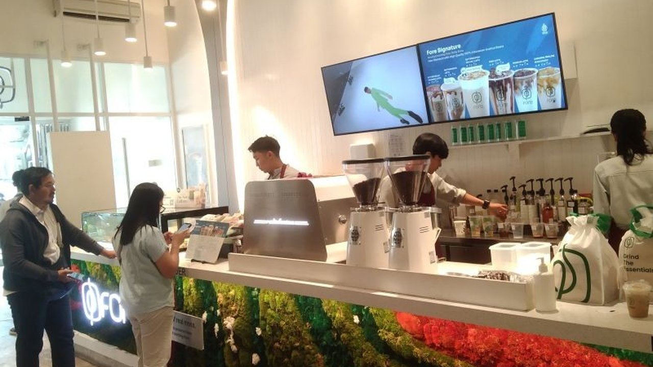 Serapan Kredit Usaha Rakyat (KUR) di Bali pada 2024 mencapai Rp10,81 triliun, melampaui target dan mendorong pertumbuhan ekonomi yang positif, terutama di sektor pariwisata.