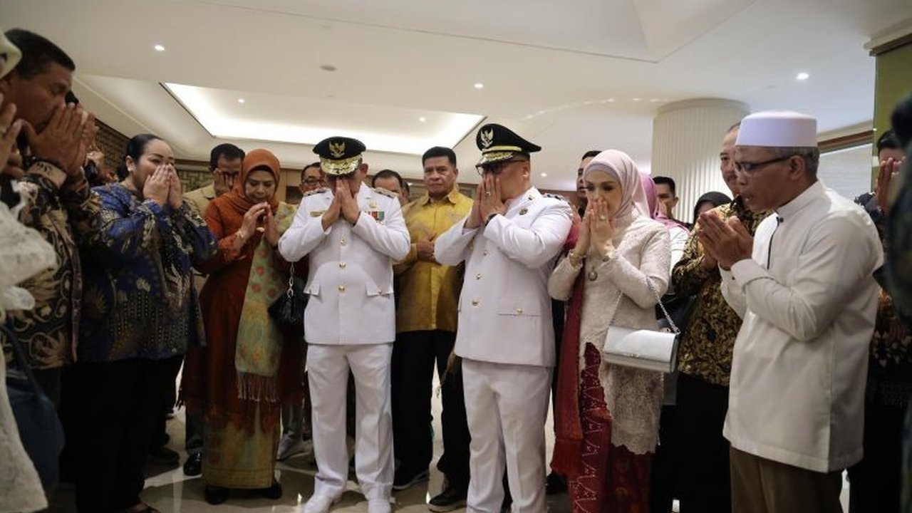 Pasangan Ansar Ahmad dan Nyanyang Haris Pratamura resmi memimpin Kepri periode 2025-2030 dengan visi 'Kepri Maju, Makmur, dan Merata', fokus pada pembangunan maritim, infrastruktur, SDM, dan tata kelola pemerintahan.
