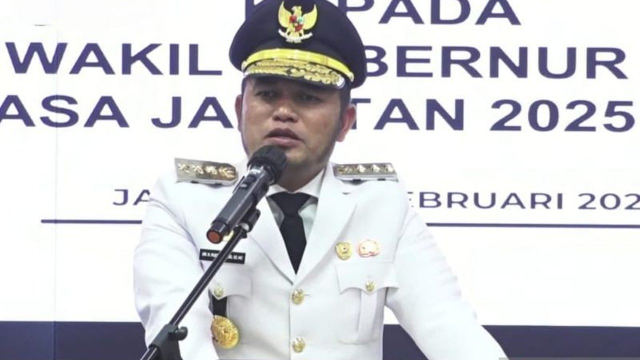 Gubernur Kalimantan Timur terpilih, Rudy Mas'ud, berambisi menjadikan Kaltim setara dengan Jakarta bahkan negara maju di Asia, dengan fokus pada pembangunan SDM dan pengelolaan sumber daya alam.