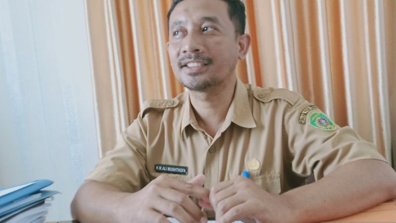 Dinas PUPR Kabupaten Penajam Paser Utara berhasil melakukan efisiensi anggaran hingga Rp110 miliar pada APBD 2025,  sebagian besar proyek fisik ditunda sementara, namun proyek infrastruktur pendukung IKN tetap berjalan.