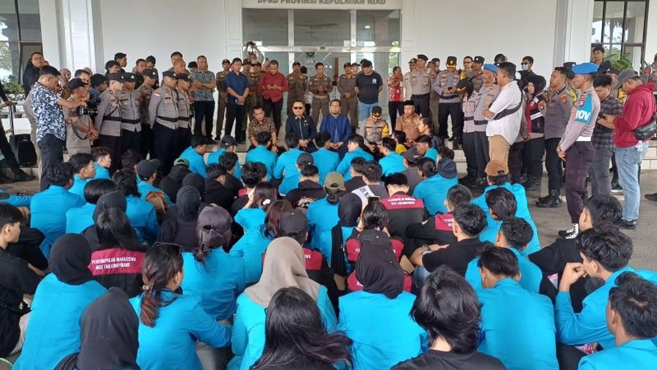 150 Personel Kawal Demo Mahasiswa di DPRD Kepri, Tuntutan Efisiensi Anggaran Disorot