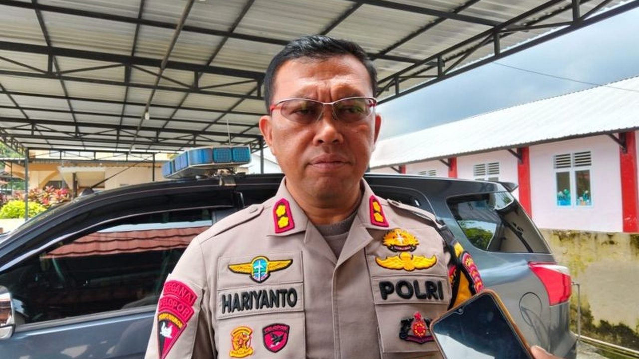 Polres Lombok Timur, NTB, menarik sementara seluruh senjata api anggota untuk ditertibkan, memastikan kelengkapan izin, dan meningkatkan profesionalisme penggunaan senjata api.