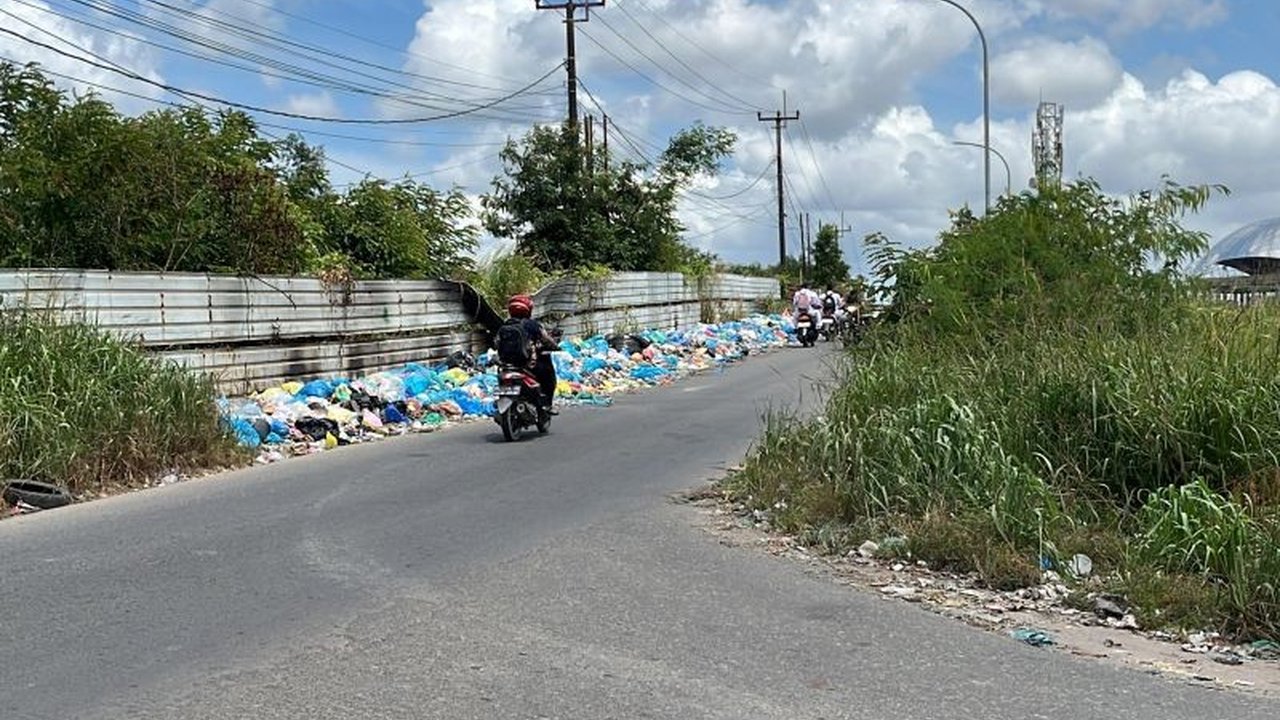 DLH Batam Berupaya Tuntaskan Penumpukan Sampah di TPS Liar