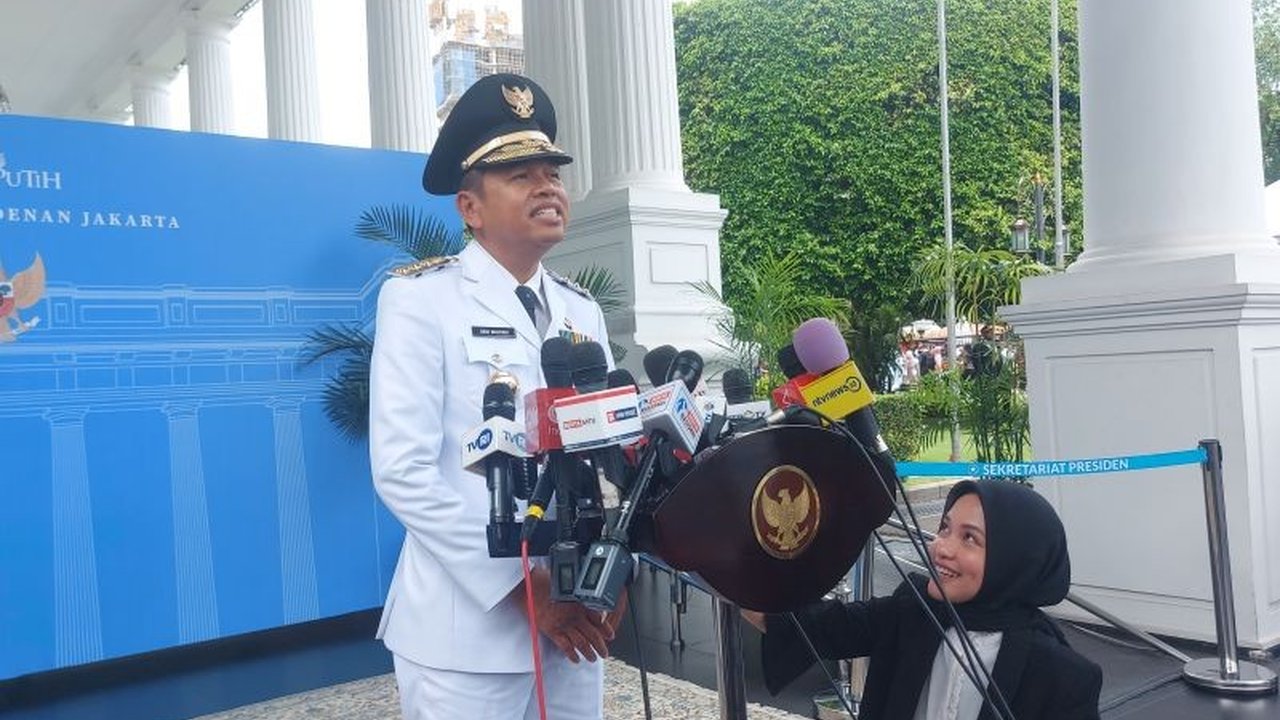 Gubernur Jawa Barat Dedi Mulyadi menunjuk Susi Pudjiastuti sebagai konsultan kehormatan tanpa honor untuk membantu pengelolaan wilayah laut dan pembangunan transportasi udara di Jawa Barat.