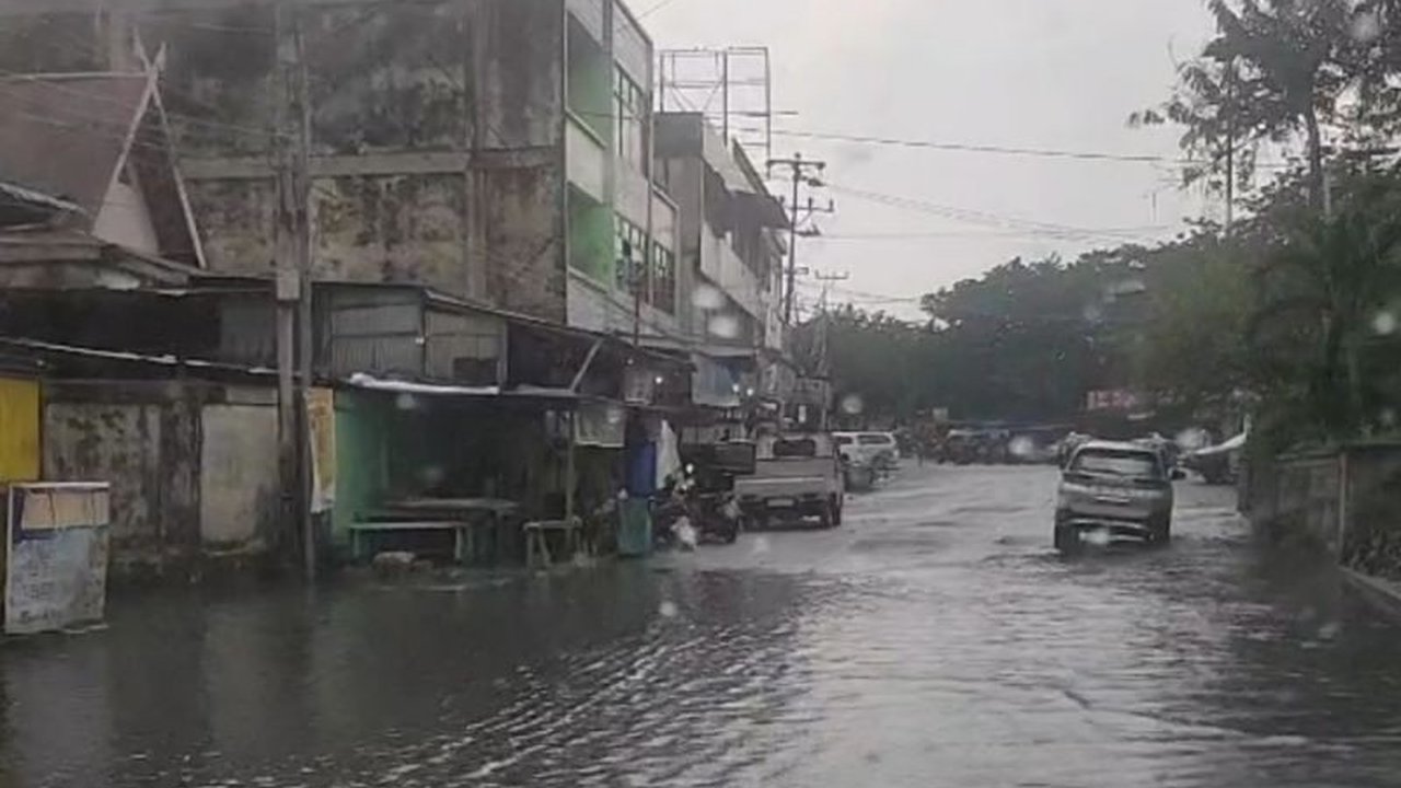 Pemerintah Kota Pekanbaru memperpanjang status siaga darurat bencana hidrometeorologi hingga akhir Maret 2025, menyusul perpanjangan serupa dari Pemerintah Provinsi Riau, guna mengantisipasi cuaca ekstrem.
