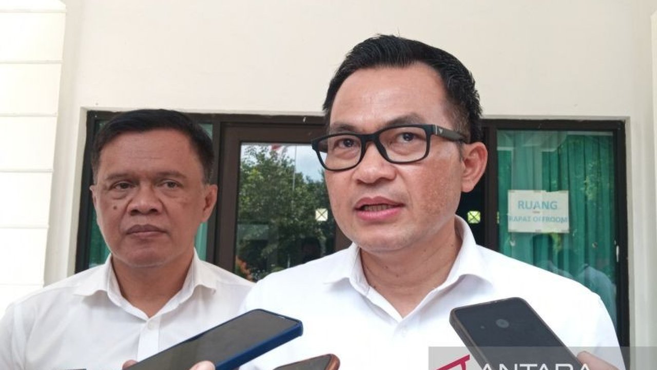 Penjabat Bupati Cirebon, Wahyu Mijaya, berharap pemimpin baru melanjutkan program prioritas seperti peningkatan IPM, infrastruktur, dan penanganan stunting.