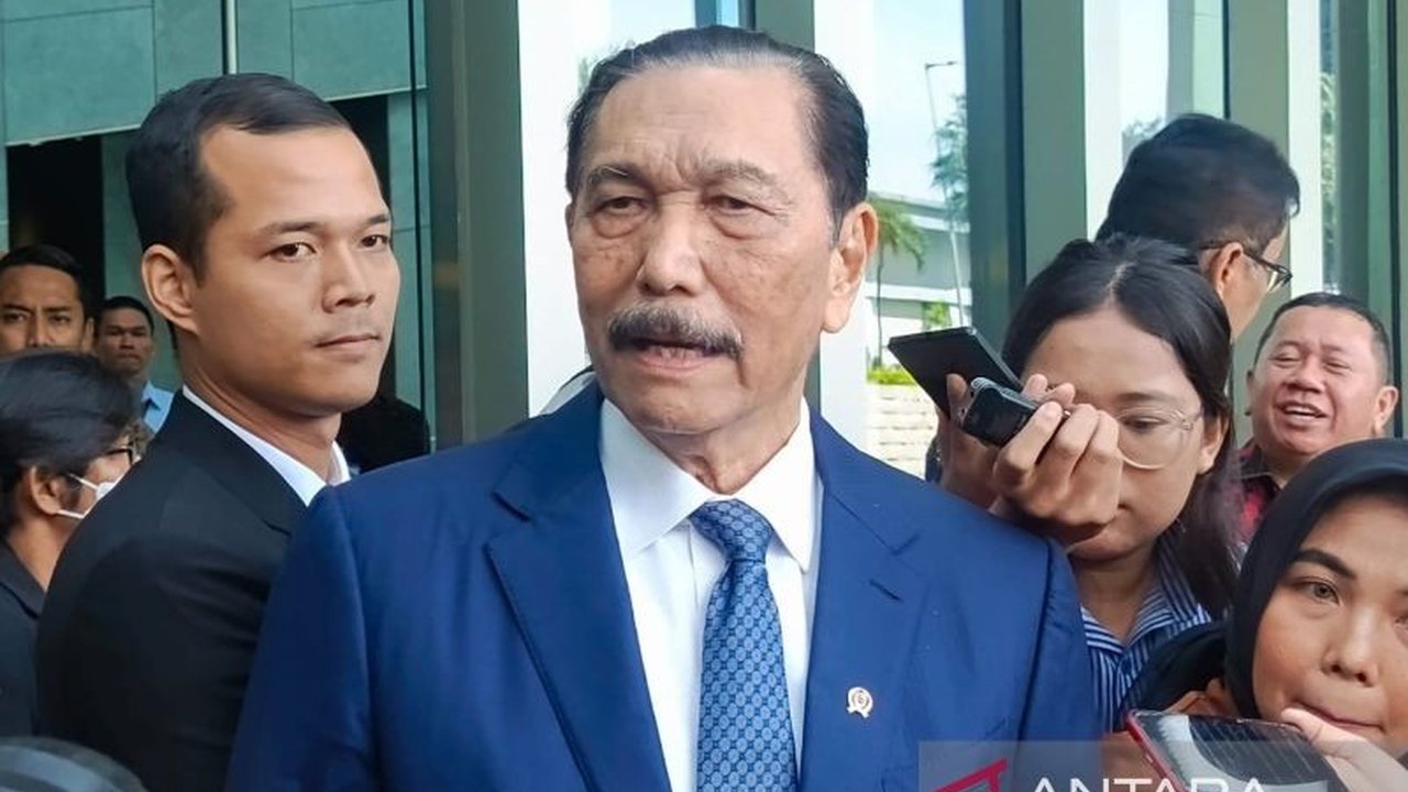 Uni Emirat Arab (UEA) berencana menginvestasikan 10 miliar dolar AS ke Danantara, perusahaan investasi Indonesia, untuk pengembangan pembangkit energi terbarukan berkapasitas 10 gigawatt.