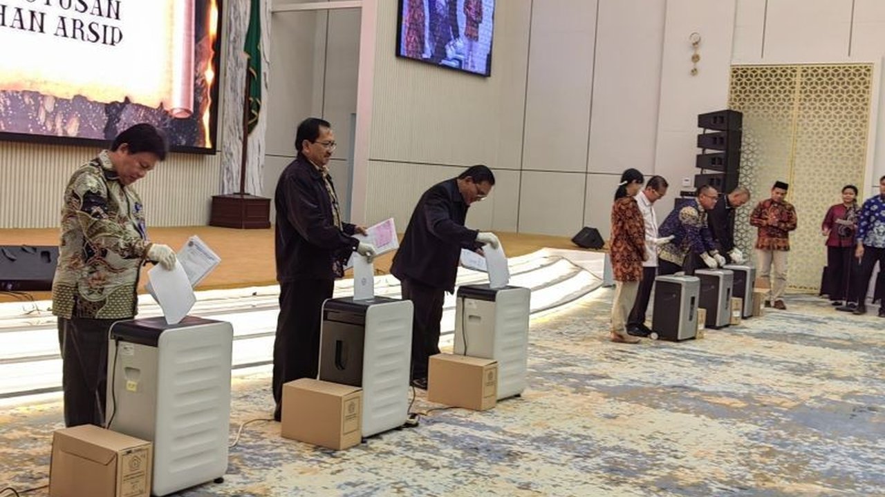 Menteri Agama Nasaruddin Umar menekankan pentingnya Gerakan Nasional Sadar Tertib Arsip di lingkungan Kemenag untuk mewujudkan tata kelola pemerintahan yang bersih dan transparan.